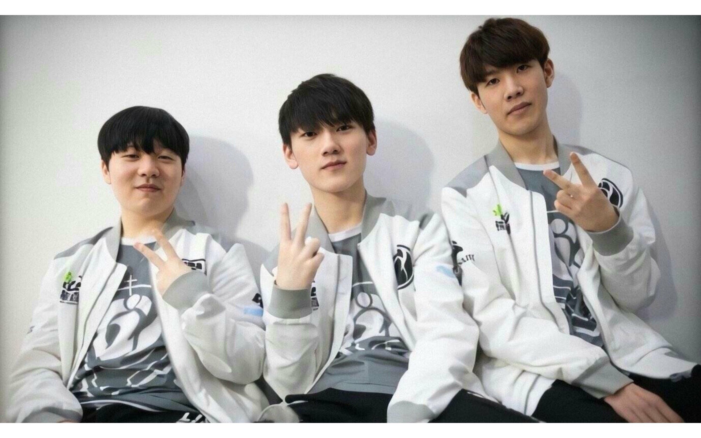他并不依赖