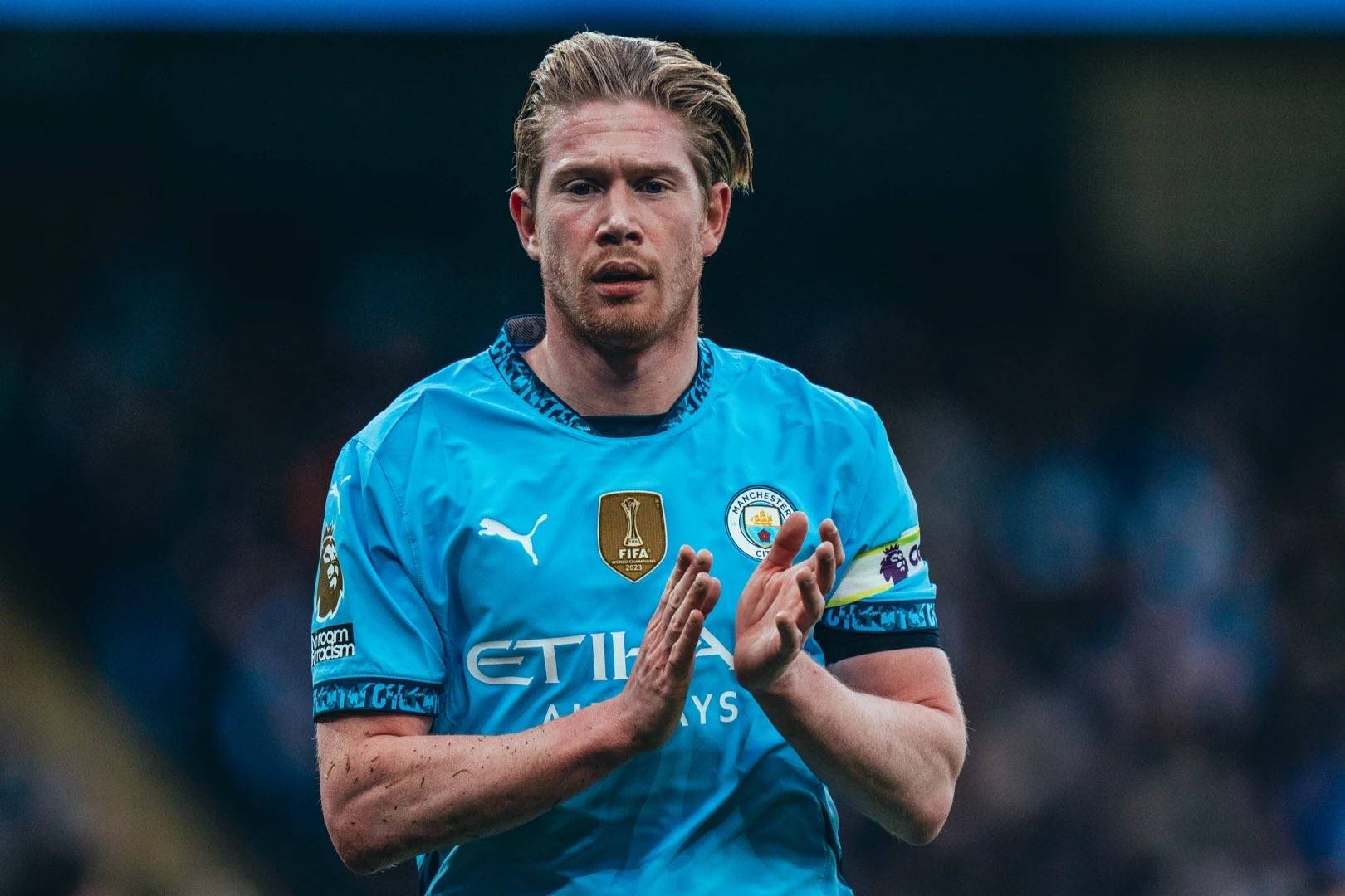 右脚低射扳 右脚低射扳